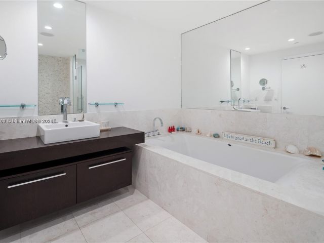 Apartment for sale  Unit #1703 - photo 6030170