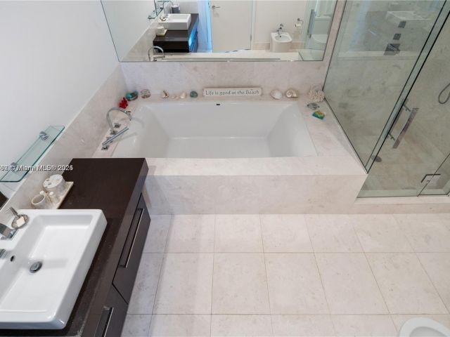 Apartment for sale  Unit #1703 - photo 6030172