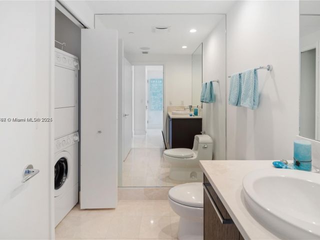 Apartment for sale  Unit #1703 - photo 6030173