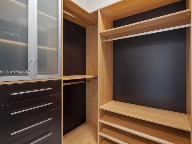 Apartment for sale  Unit #1703 - photo 6030174