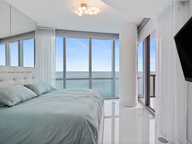 Apartment for sale  Unit #1703 - photo 6030177