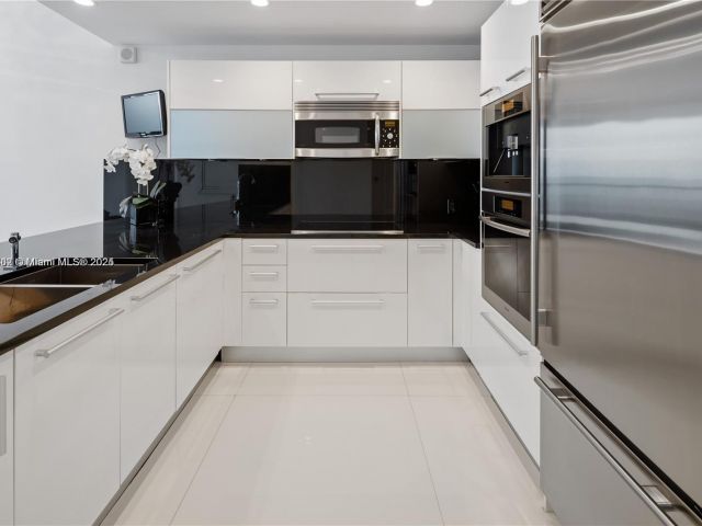 Apartment for sale  Unit #1703 - photo 6030178