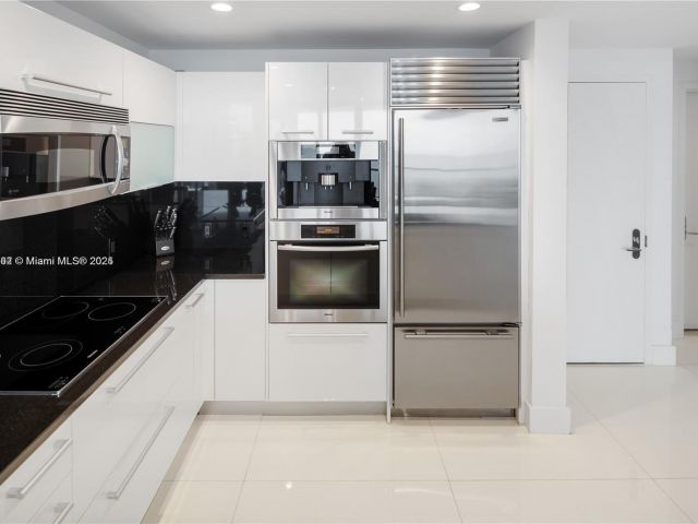 Apartment for sale  Unit #1703 - photo 6030180