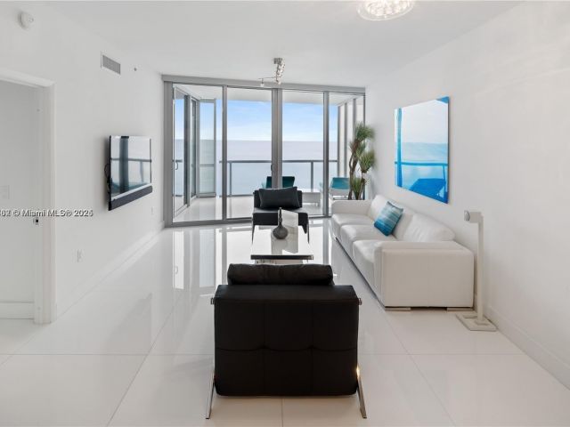 Apartment for sale  Unit #1703 - photo 6030182