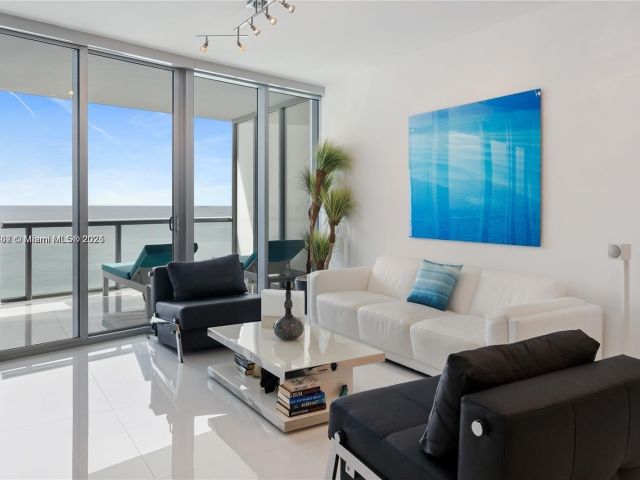 Apartment for sale  Unit #1703 - photo 6030183