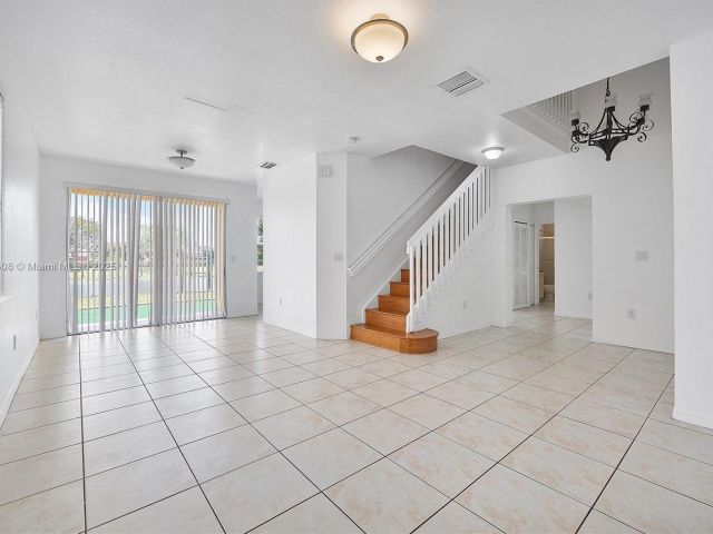 Home for rent at 6161 SW 157th Pl - photo 5974442