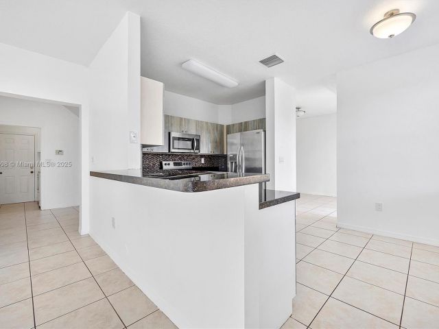 Home for rent at 6161 SW 157th Pl - photo 5974447