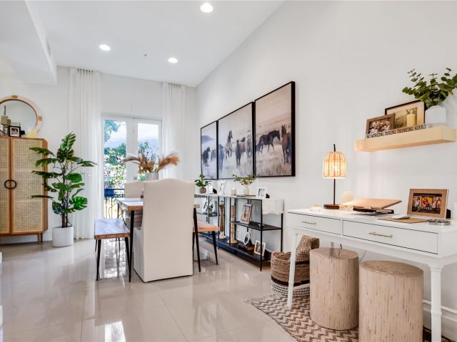 Home for sale at 816 NE 7th St C - photo 6008994