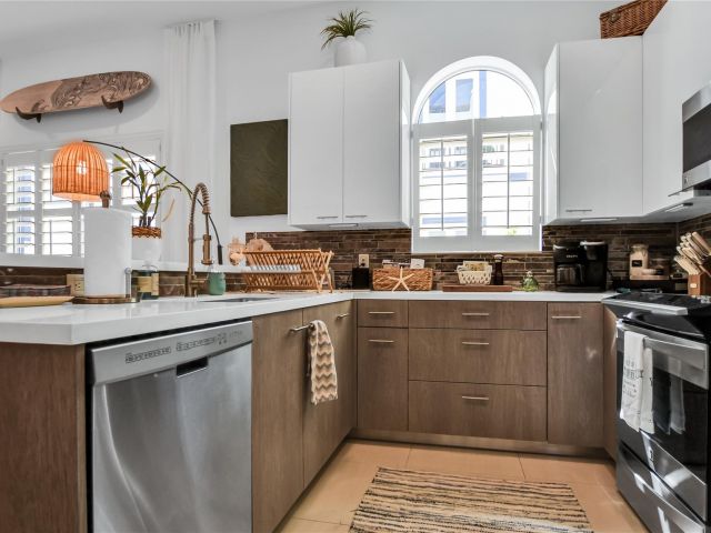 Home for sale at 816 NE 7th St C - photo 6008999