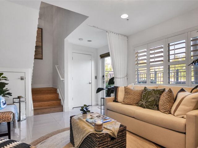 Home for sale at 816 NE 7th St C - photo 6009004