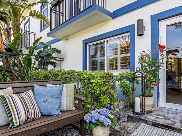 Home for sale at 816 NE 7th St C - photo 6009008