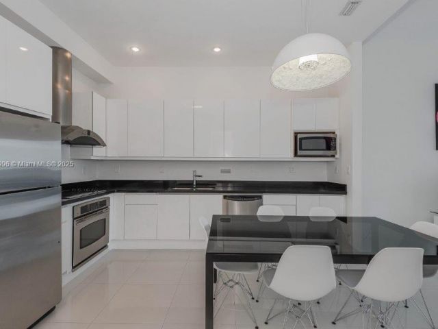 Apartment for rent  Unit #1624 - photo 6029037