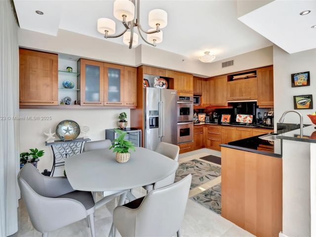 Apartment for sale  Unit #1007 - photo 5988468