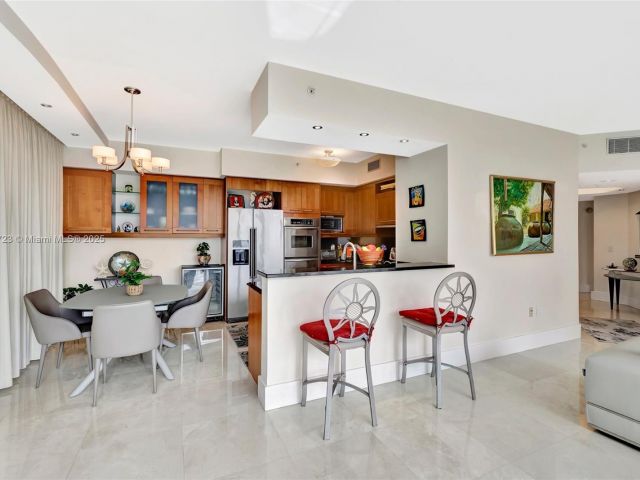 Apartment for sale  Unit #1007 - photo 5988469