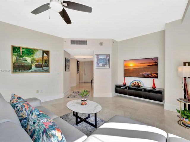 Apartment for sale  Unit #1007 - photo 5988472