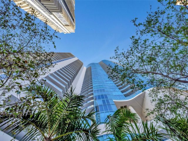 Apartment for sale  Unit #1007 - photo 5988487