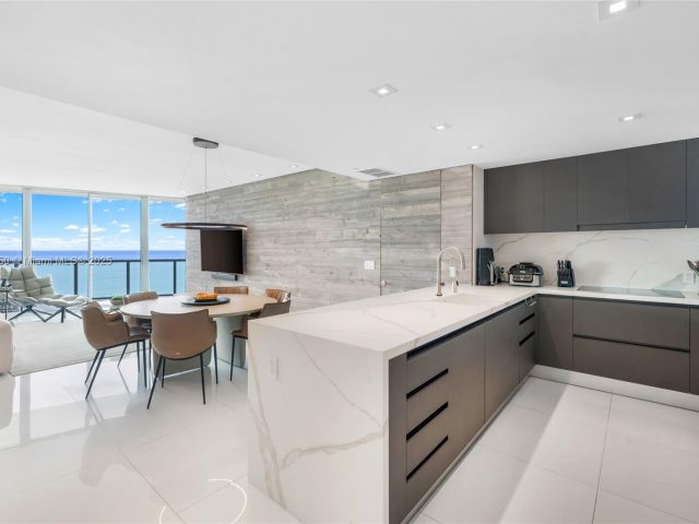 Apartment for sale  Unit #1805 - photo 5898626