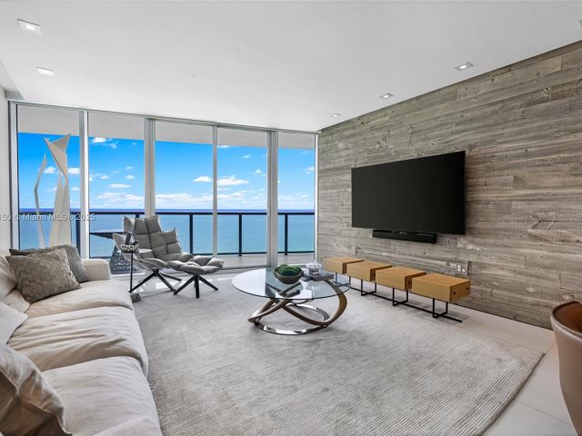 Apartment for sale  Unit #1805 - photo 5898630