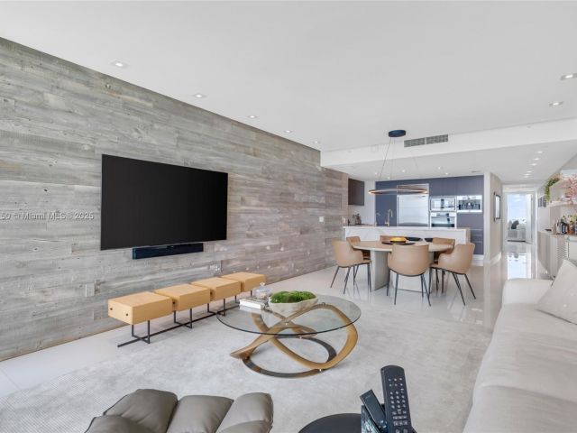 Apartment for sale  Unit #1805 - photo 5898632