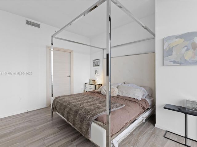 Apartment for sale  Unit #5209 - photo 6852244