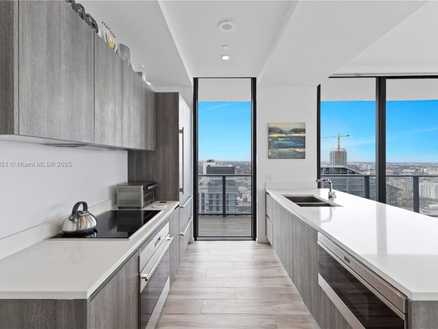 Apartment for sale  Unit #5209 - photo 6852246