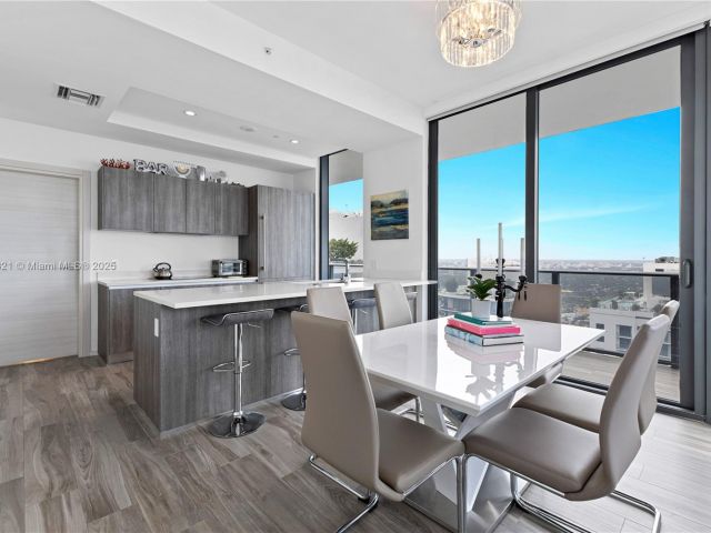 Apartment for sale  Unit #5209 - photo 6852254