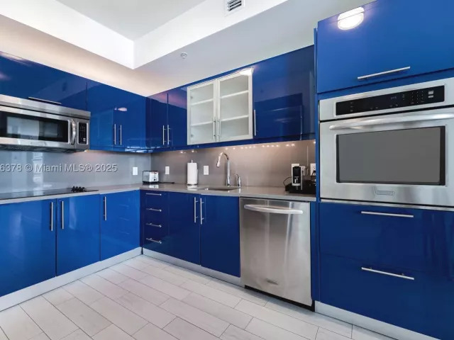 2-bedroom condo for sale in Fort Lauderdale - 3101 Bayshore Dr 1504 - MondialRealty