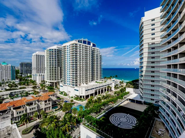 2-bedroom condo for sale in Fort Lauderdale - 3101 Bayshore Dr 1504 - MondialRealty