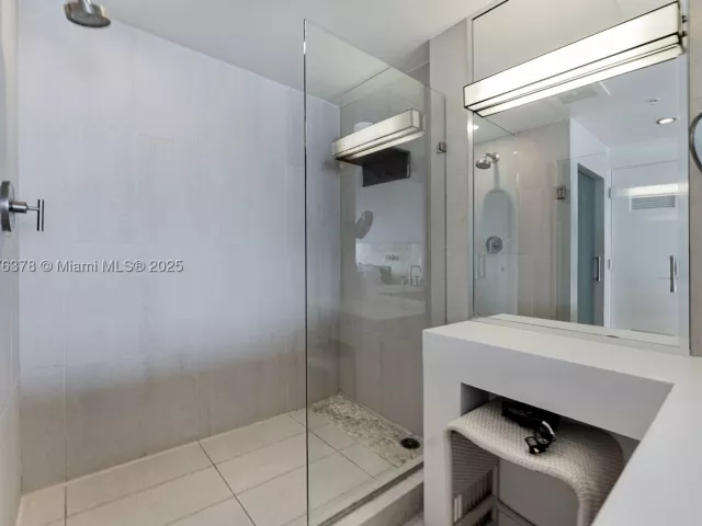 2-bedroom condo for sale in Fort Lauderdale - 3101 Bayshore Dr 1504 - MondialRealty
