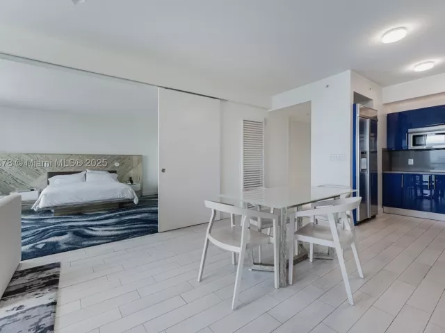 2-bedroom condo for sale in Fort Lauderdale - 3101 Bayshore Dr 1504 - MondialRealty