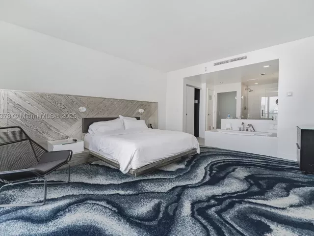 2-bedroom condo for sale in Fort Lauderdale - 3101 Bayshore Dr 1504 - MondialRealty