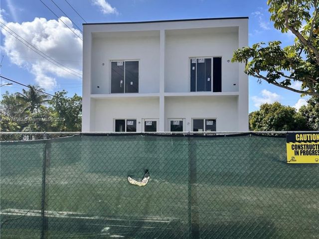 Home for sale at 17301 NE 4th Ave - photo 5857899