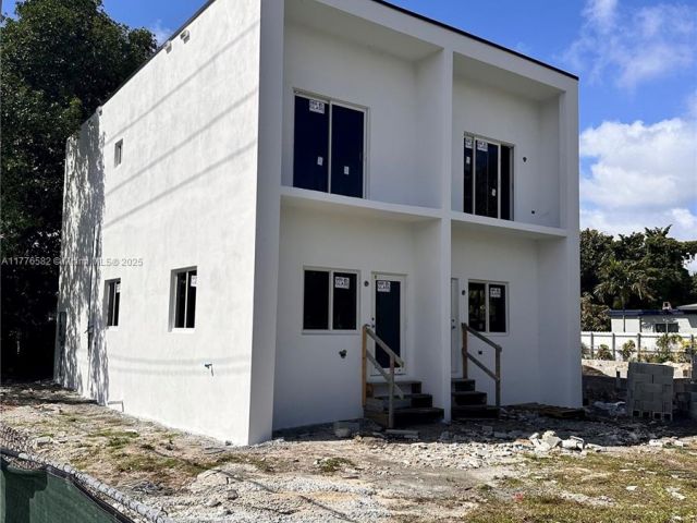 Home for sale at 17301 NE 4th Ave - photo 5857901