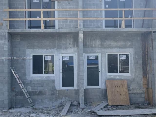 Home for sale at 17301 NE 4th Ave - photo 5857902