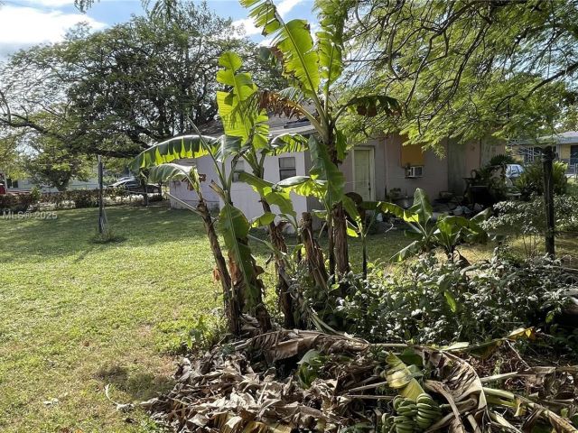 Home for sale at 17301 NE 4th Ave - photo 5857908