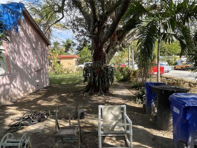 Home for sale at 17301 NE 4th Ave - photo 5857910