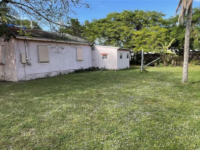 Home for sale at 17301 NE 4th Ave - photo 5857912