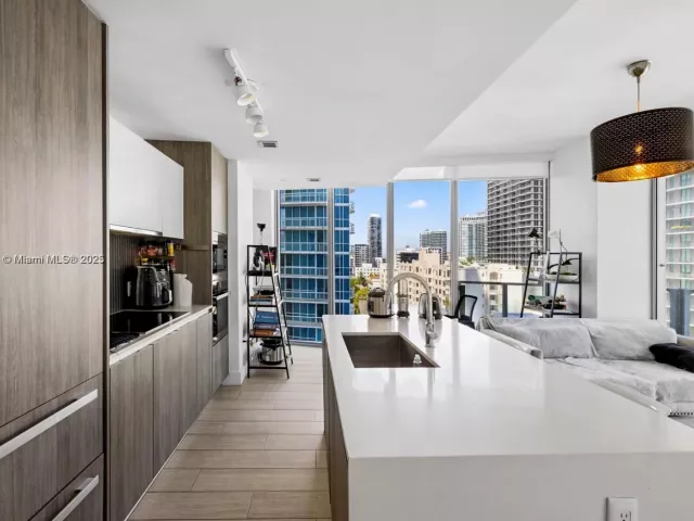 Apartment for sale  Unit #901 - photo 6624013