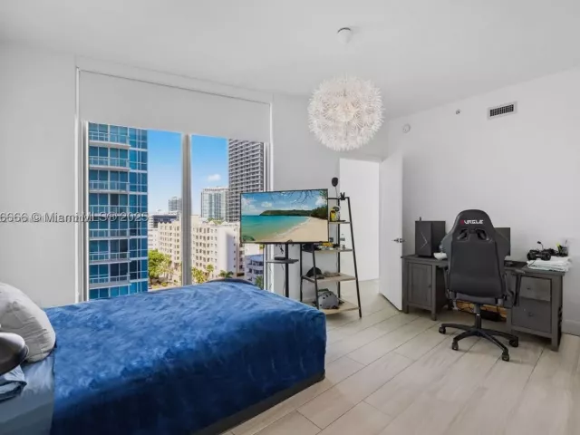 2-bedroom condo for sale in Miami - 2900 NE 7th Ave 901 - MondialRealty