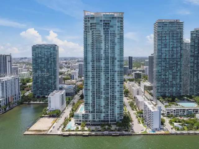 2-bedroom condo for sale in Miami - 2900 NE 7th Ave 901 - MondialRealty
