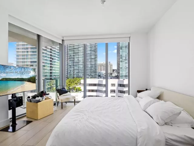 Apartment for sale  Unit #901 - photo 6624002