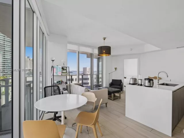 Apartment for sale  Unit #901 - photo 6624008