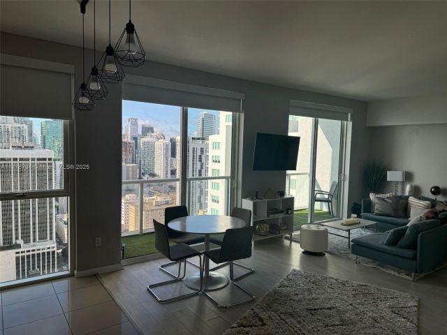 Apartment for rent  Unit #3905 - photo 5923995