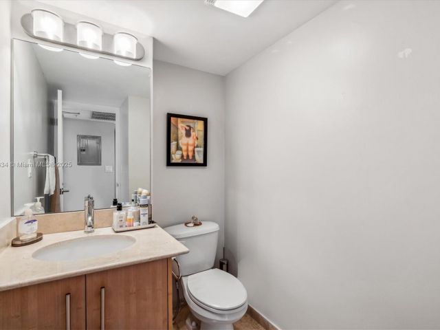 Apartment for rent  Unit #529 - photo 5910569