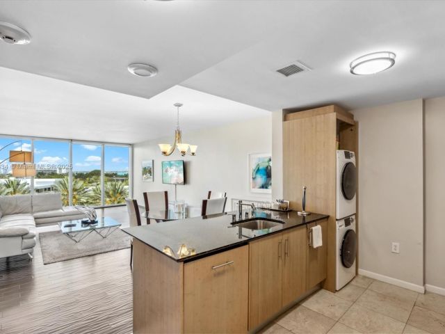 Apartment for rent  Unit #529 - photo 5910574