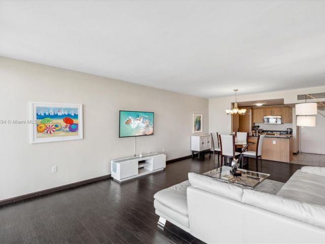 Apartment for rent  Unit #529 - photo 5910578