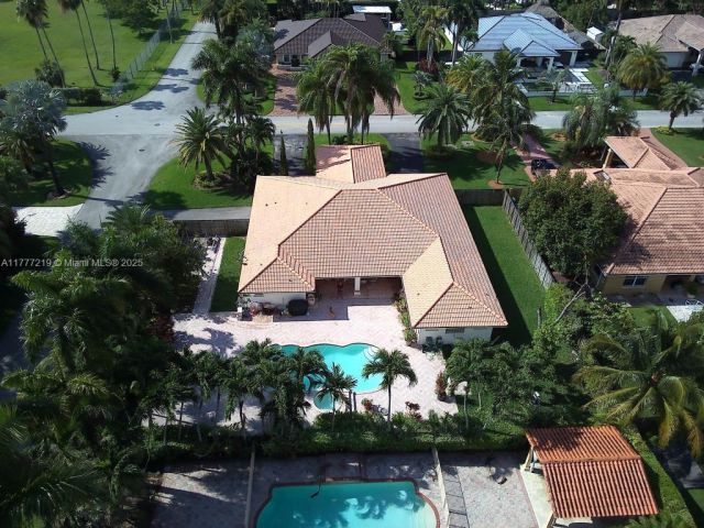 Home for sale at 12421 SW 76th St - photo 6002972