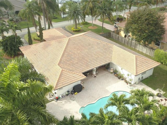 Home for sale at 12421 SW 76th St - photo 6002973