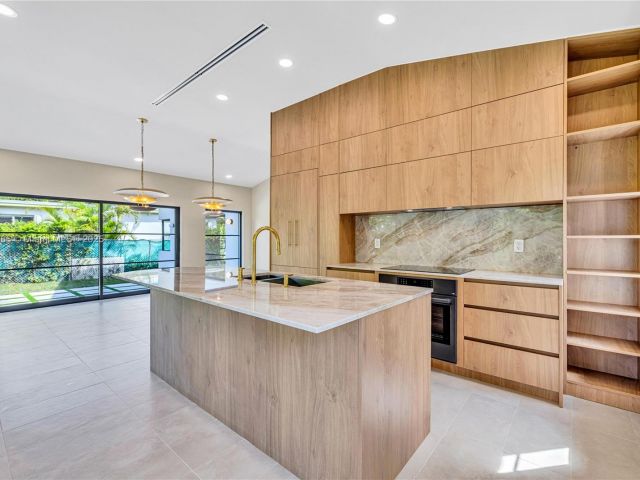 Home for sale at 1323 Cleveland Rd - photo 7516770