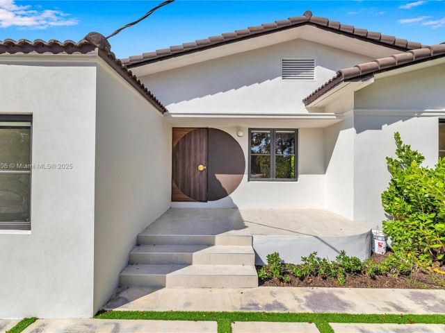 Home for sale at 1323 Cleveland Rd - photo 7516771